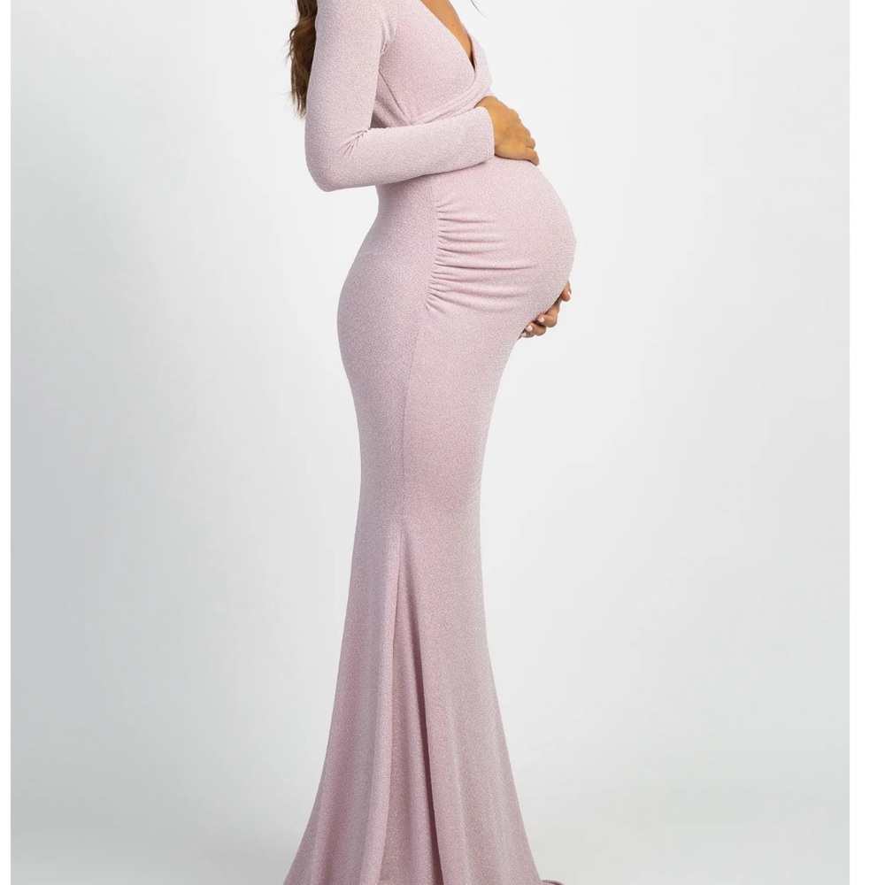Elegant Maternity Maxi Dress in Soft Pink